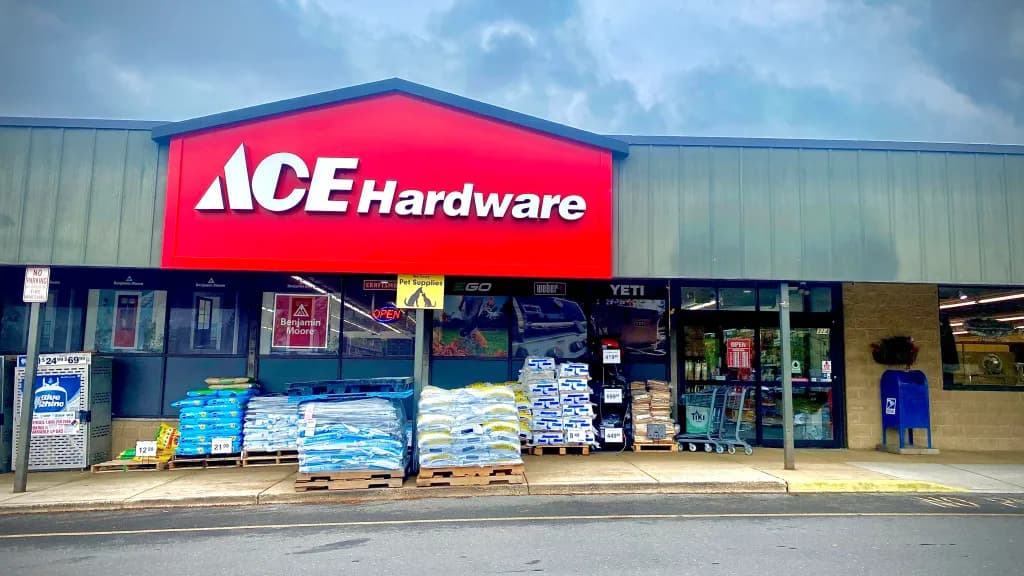 Hardware store served by Salter's Distributing